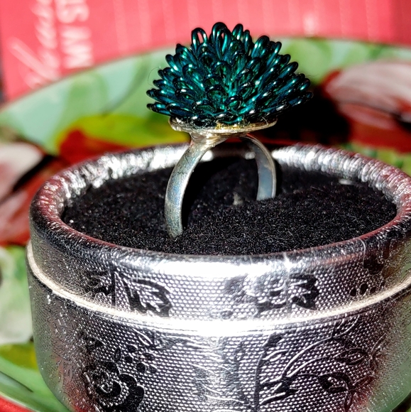 Green Wire Dome Ring - Picture 7 of 16